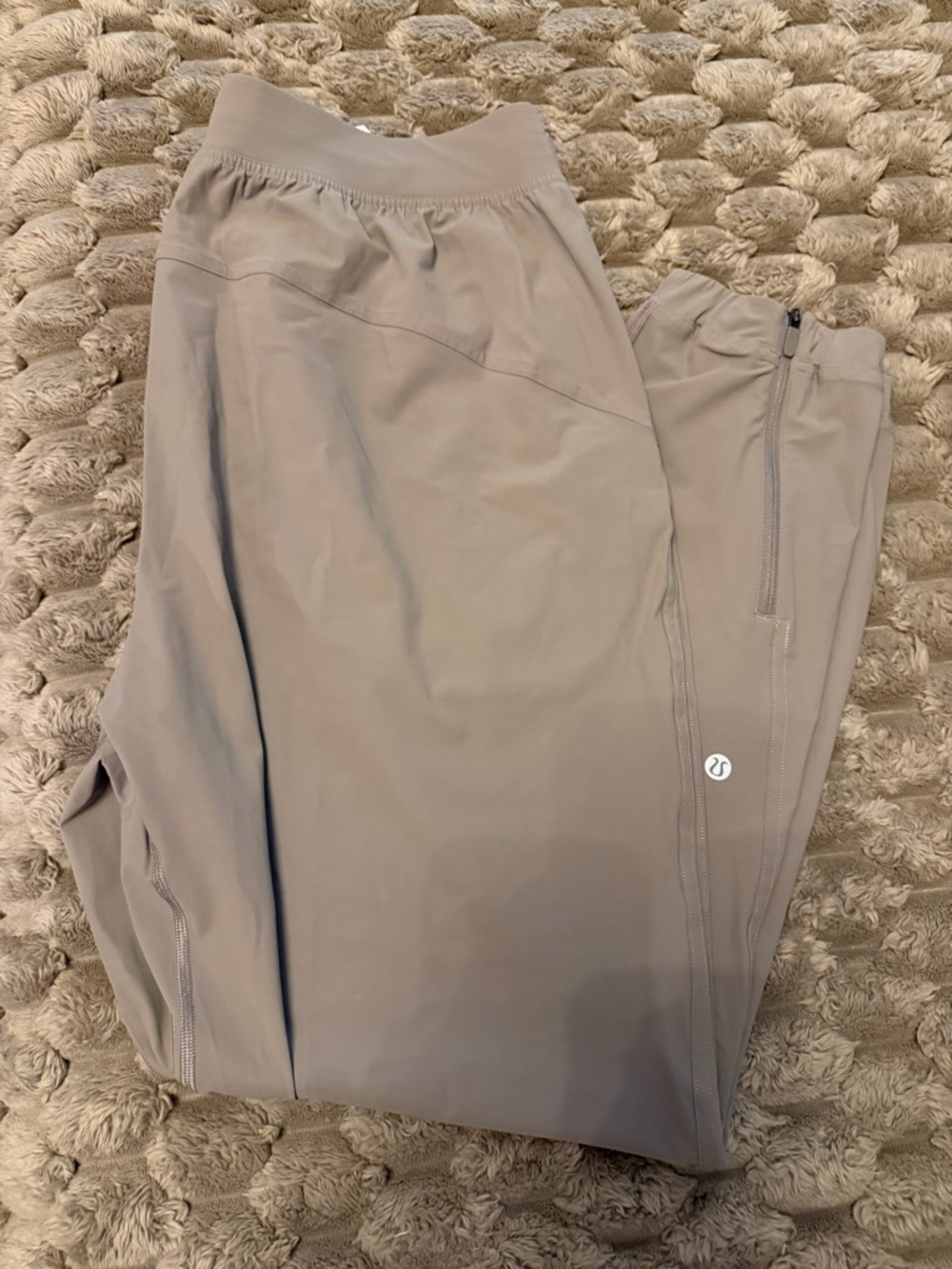lululemon Women’s NWOT Taupe Pant